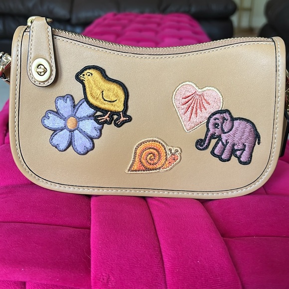 Coach Swinger Bag-NWOT - Picture 5 of 16